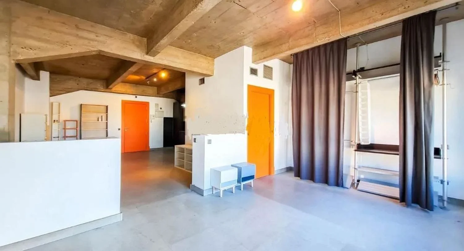 Estudio en calle de Santa Leonor, 22