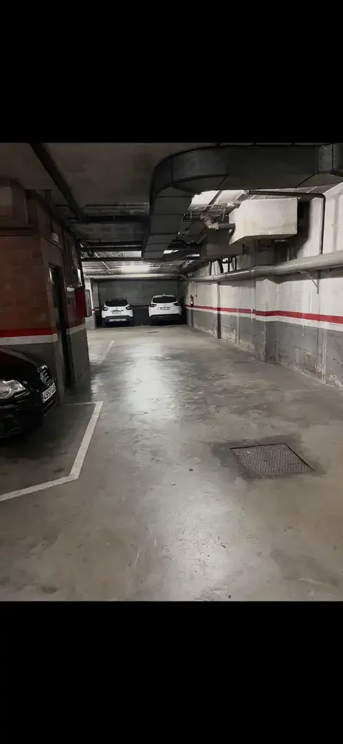 Garaje en  Plaça de Sarah Bernhardt 1 - Foto 4