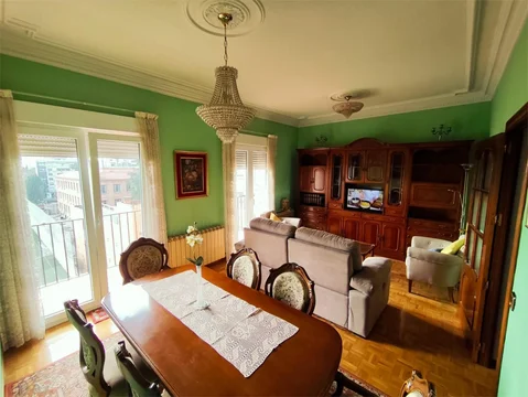 Piso en  Avenida de la Reina Victoria 25 - Foto 3