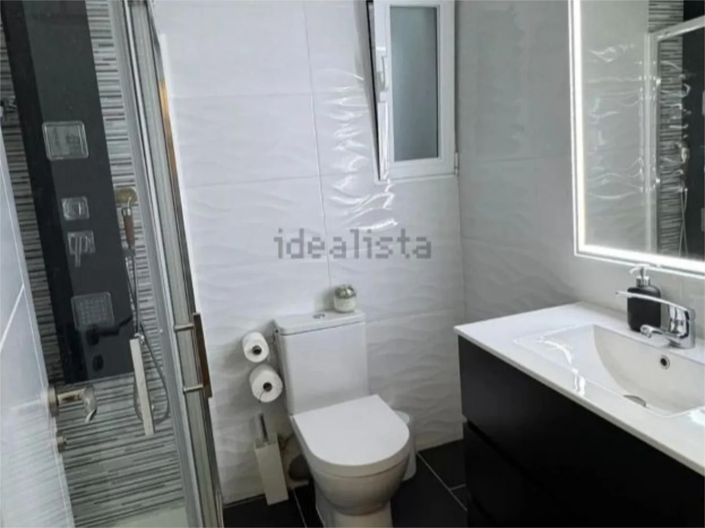 Piso en  Calle del Lago Constanza 85 - Foto 17