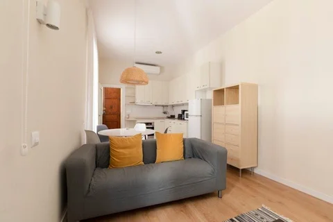 Piso en travesía de Sant Antoni, 3 - Foto 1