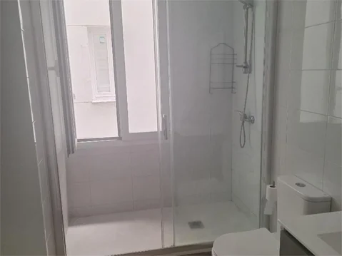 Piso en  Calle de Guzmán el Bueno 7 - Foto 9