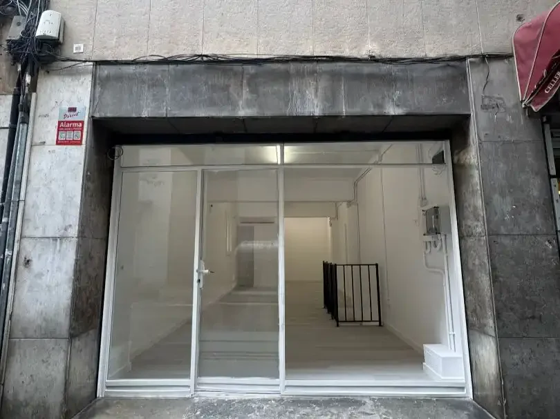 Local comercial en  Carrer de Lucà 13 - Foto 8