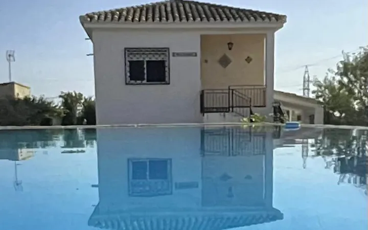 CHALET EN URBANIZACION EL BASO - Foto 1