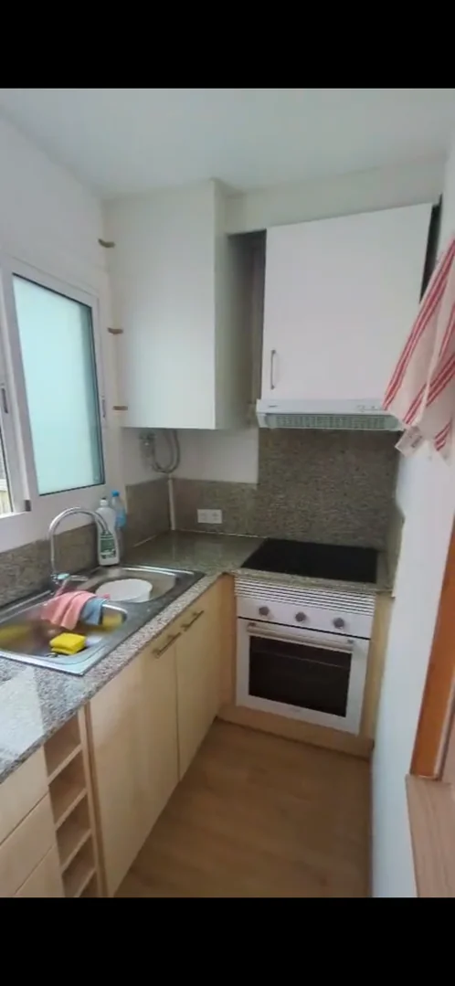 Apartamento amueblado con vistas a la ciudad de Barcelona para alquiler de temporada solo augusto  - Foto 5