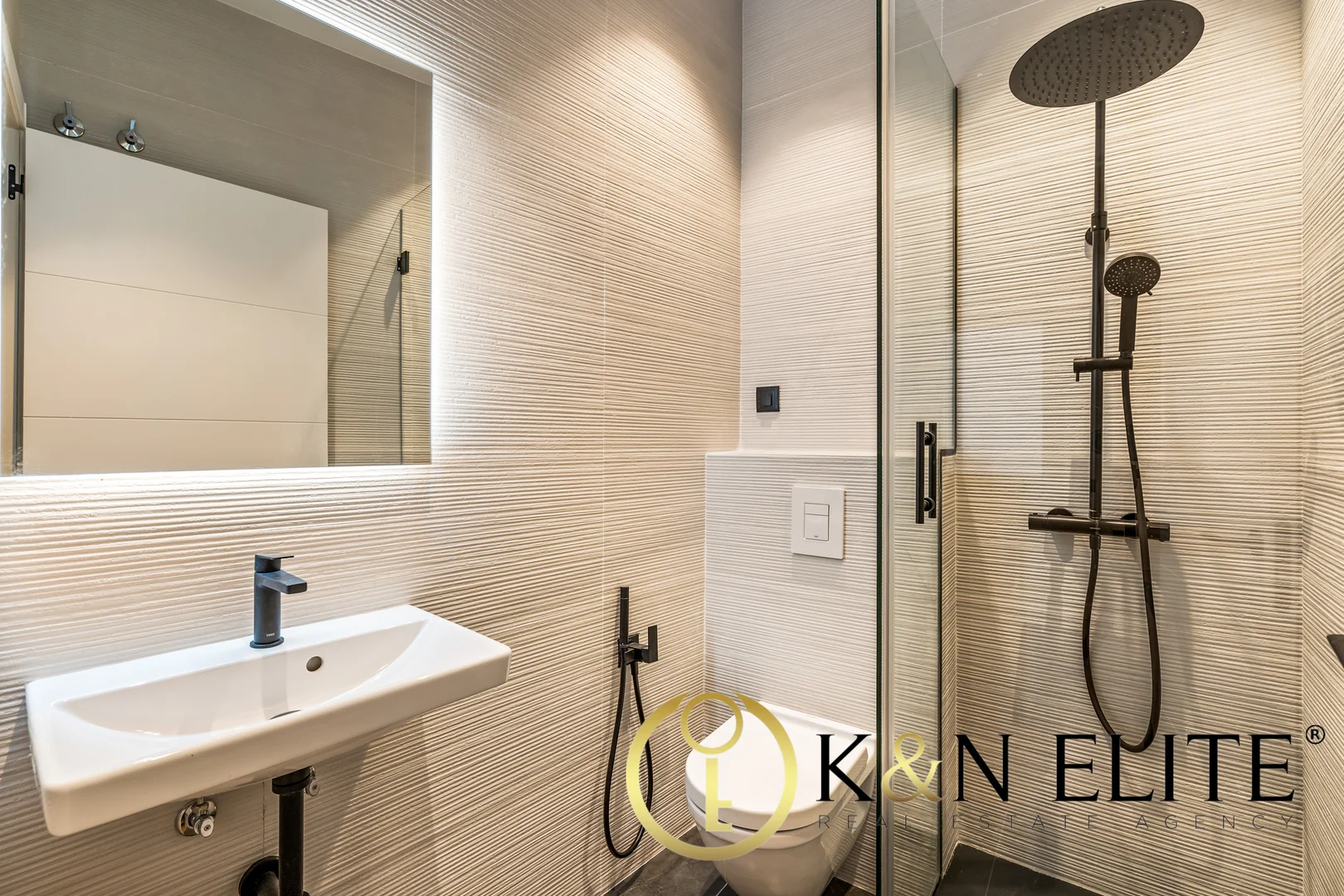 Exclusiva Vivienda Reformada en el Corazón del Quadrat d'Or - Foto 16