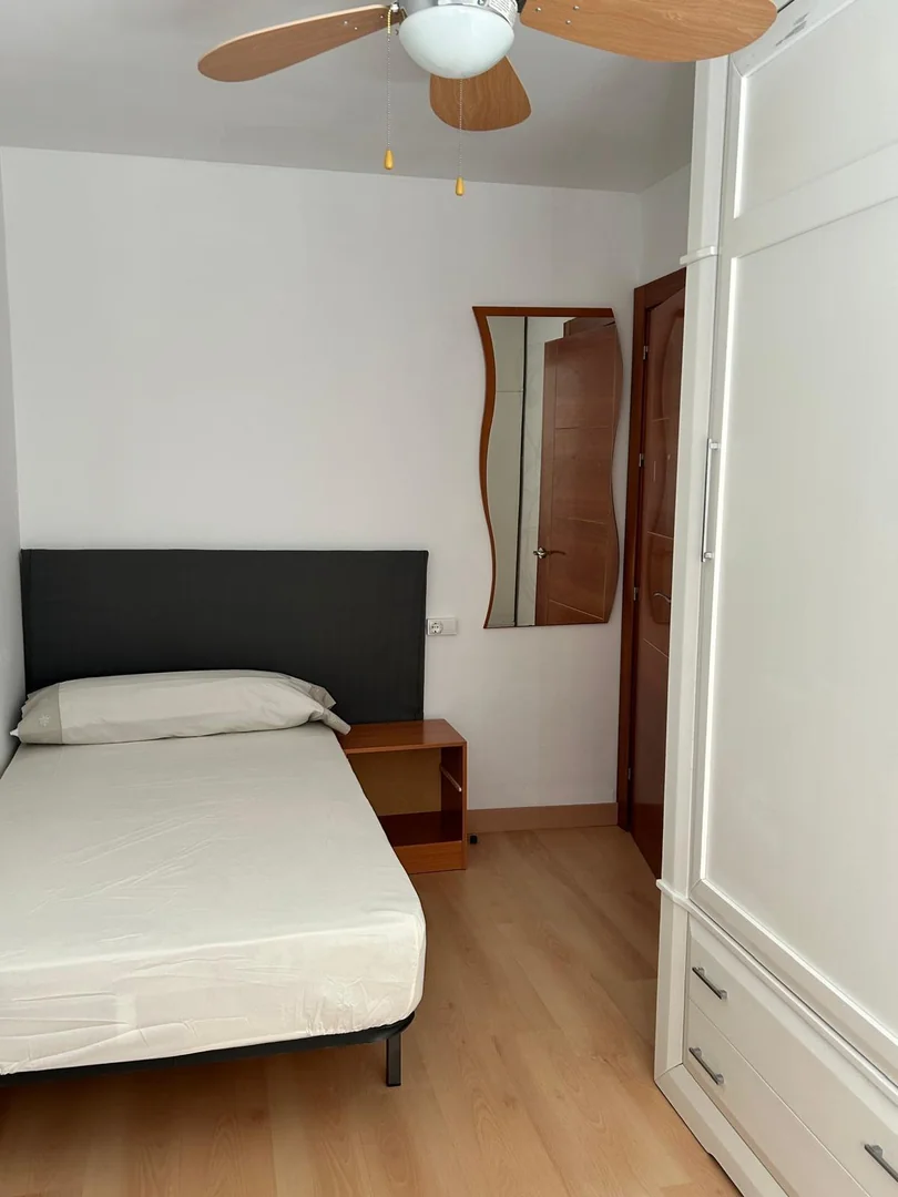 Piso totalmente reformado y amueblado lujo - Foto 16