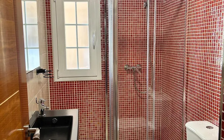 Piso totalmente reformado y amueblado lujo - Foto 8