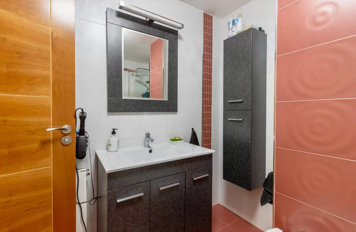 Piso totalmente reformado y amueblado lujo - Foto 7