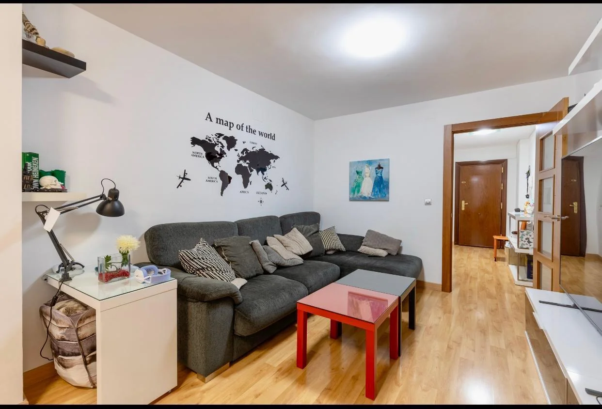 Piso totalmente reformado y amueblado lujo - Foto 3