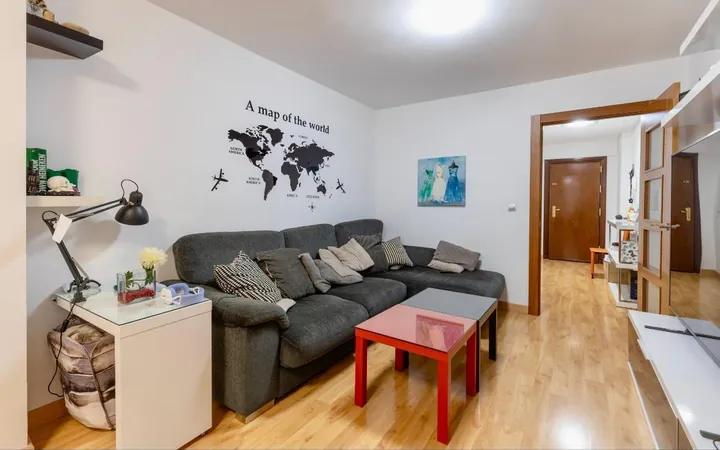 Piso totalmente reformado y amueblado lujo - Foto 3
