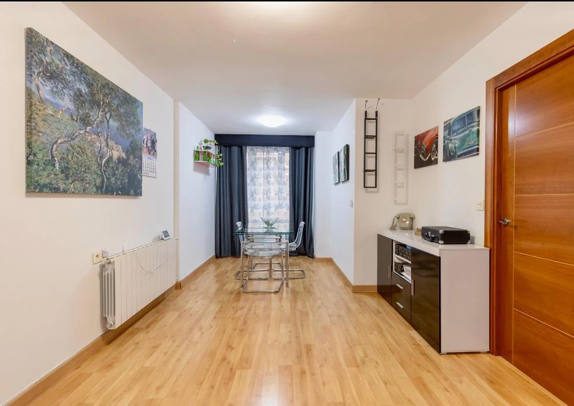 Piso totalmente reformado y amueblado lujo - Foto 2