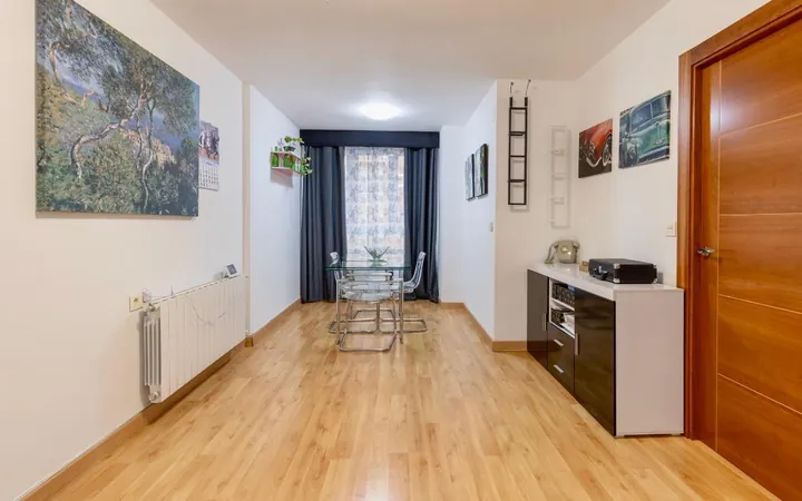 Piso totalmente reformado y amueblado lujo - Foto 2