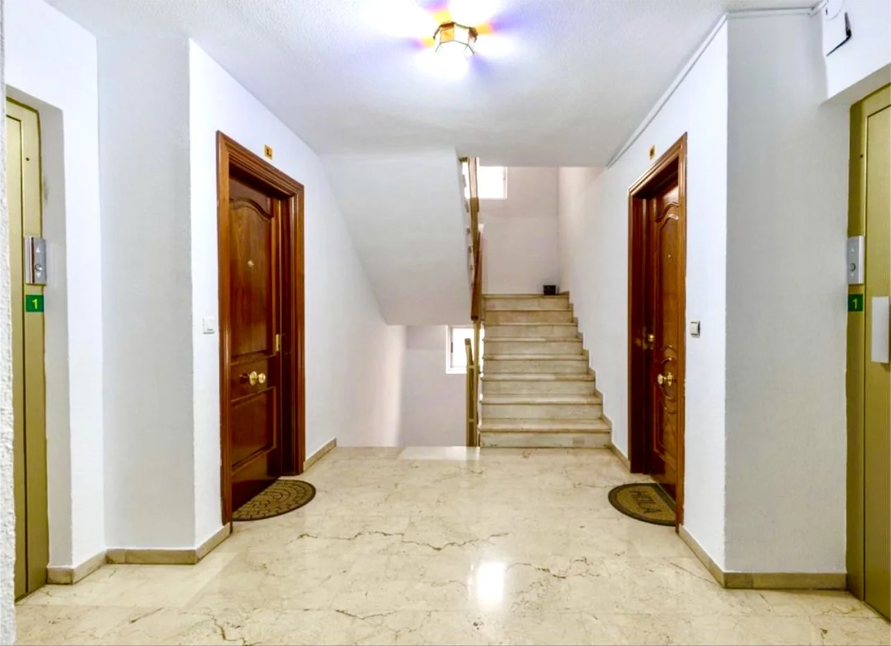 Piso totalmente reformado y amueblado lujo - Foto 13