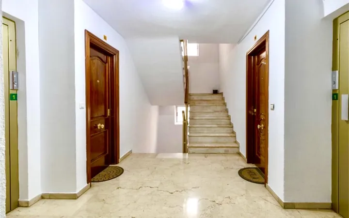 Piso totalmente reformado y amueblado lujo - Foto 13