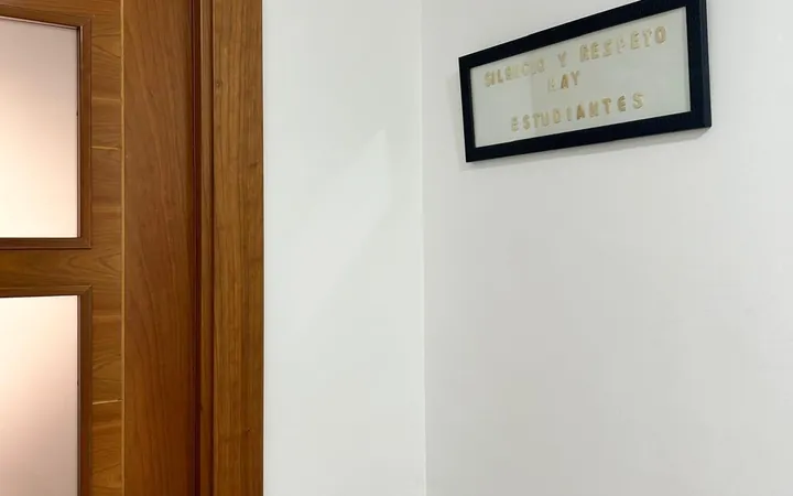 Piso totalmente reformado y amueblado lujo - Foto 21
