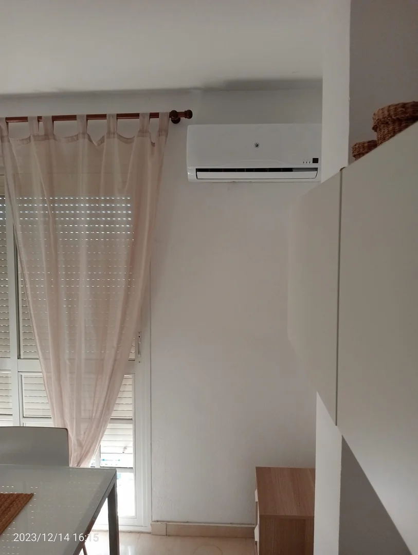 Piso 2 dormitorios en zona Carlos Haya - Foto 2