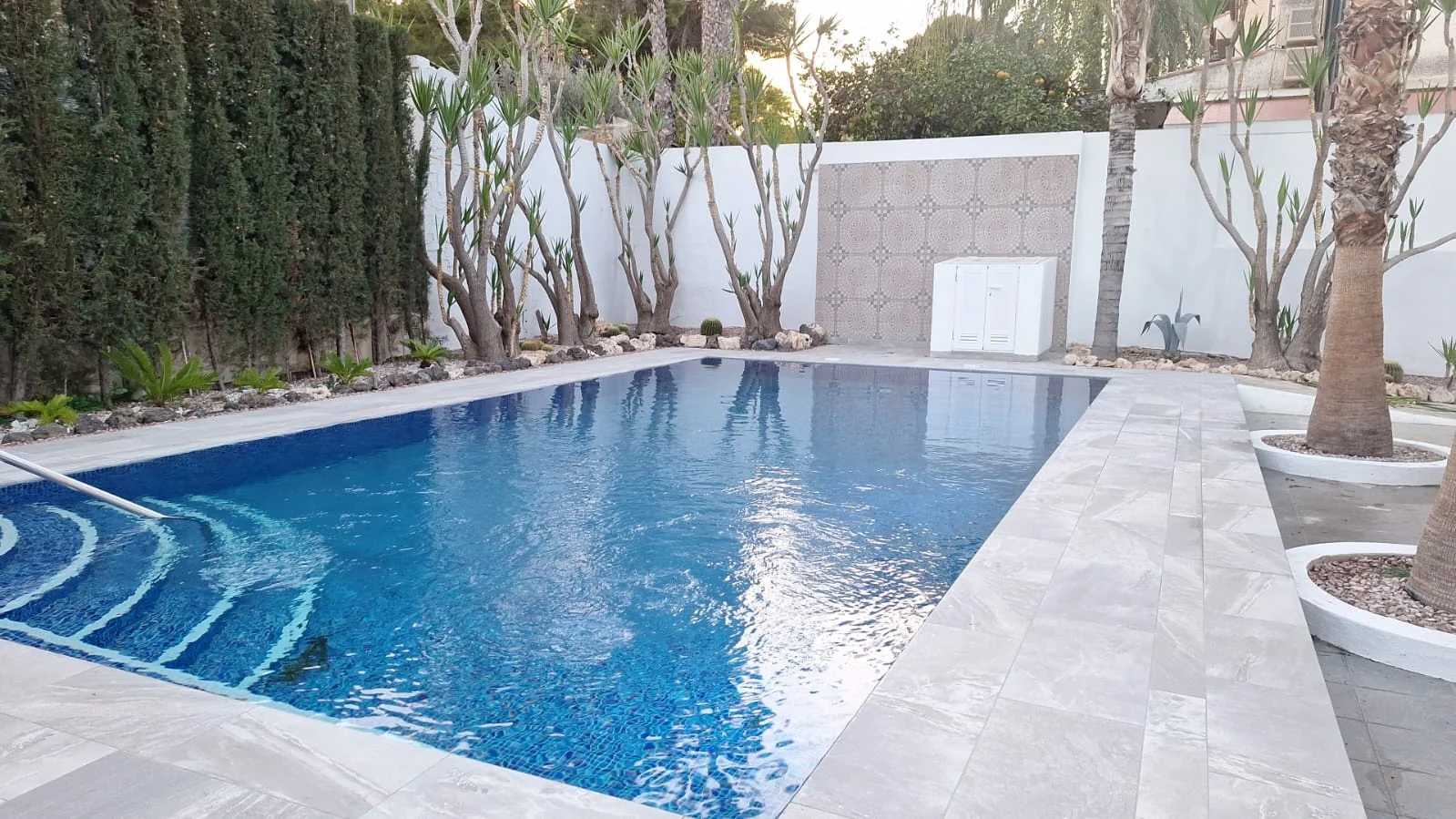 Chalet amplio con piscina, barbacoa, ping-pong y amplio jardín. - Foto 12