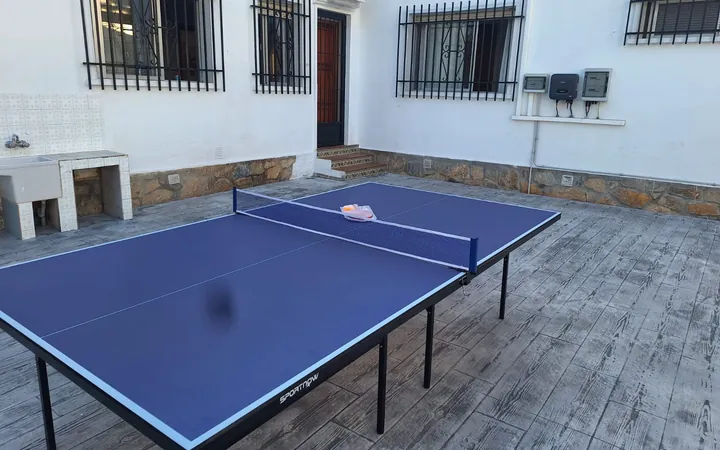 Chalet amplio con piscina, barbacoa, ping-pong y amplio jardín. - Foto 11
