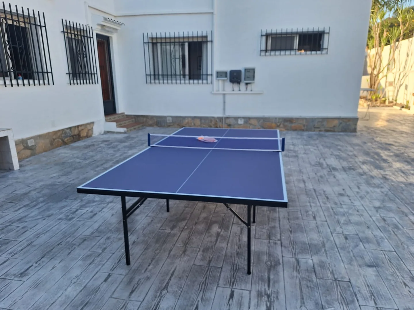 Chalet amplio con piscina, barbacoa, ping-pong y amplio jardín. - Foto 4