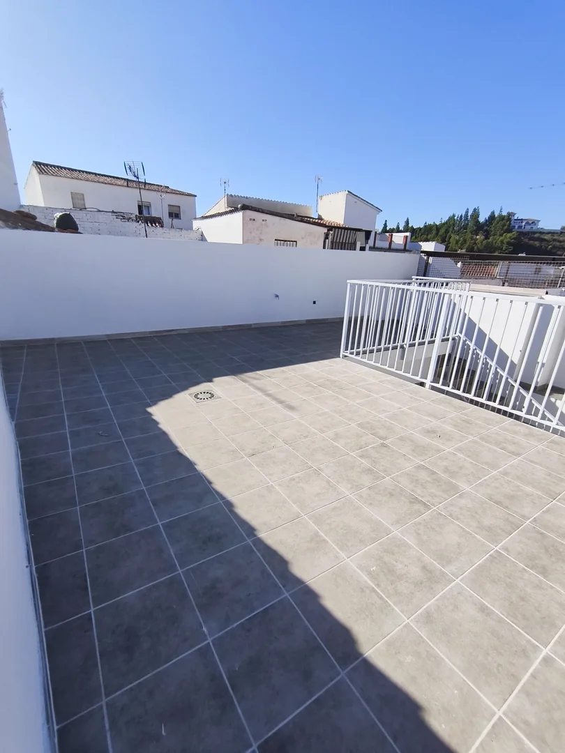 Casa en Benamocarra de estreno - Foto 6