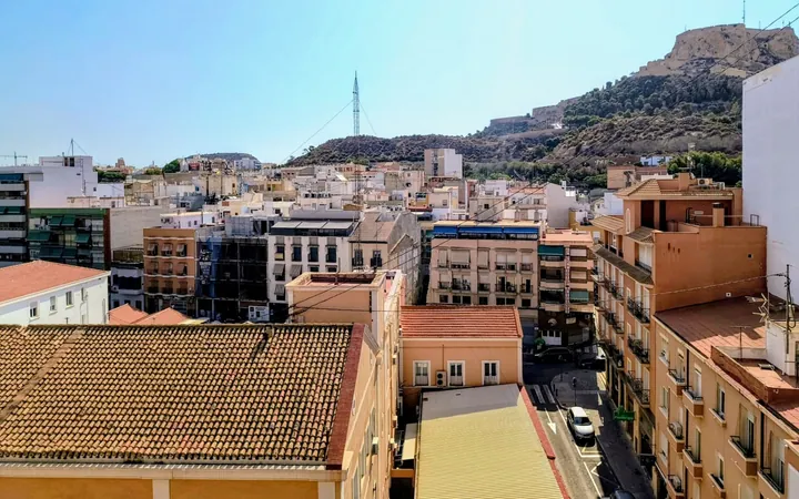Amplio piso de 4 dormitorios completamente reformado en 2025-Centro Alicante  - Foto 1