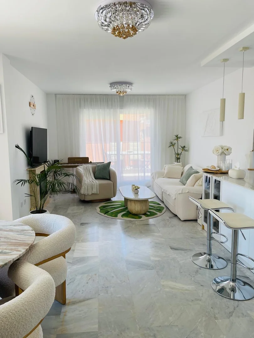 Flat, sale, 155m2 constructed, 90 m' useable, 2 bedrooms, 2 bathrooms, terrace and balcony, parking space included in the price, second hand/good condition, fitted wardrobes, orientation south, east, west, built in 2005, central heating.   - Foto 4