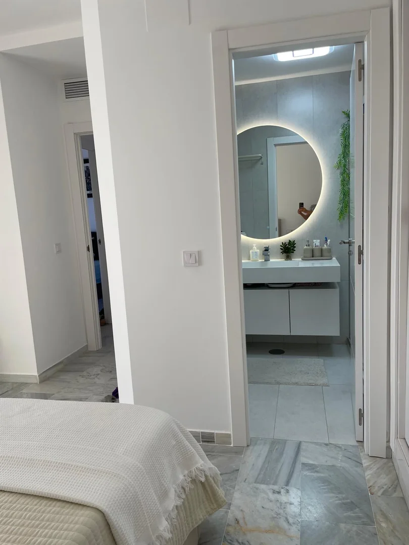 Flat, sale, 155m2 constructed, 90 m' useable, 2 bedrooms, 2 bathrooms, terrace and balcony, parking space included in the price, second hand/good condition, fitted wardrobes, orientation south, east, west, built in 2005, central heating.   - Foto 13