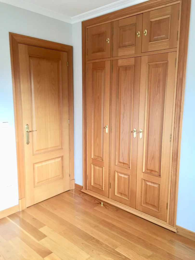 Piso exterior y luminoso junto al Maisqueauga - comunidad incluida y garaje - Foto 14