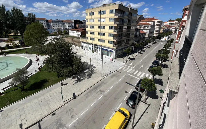 DUPLEX DE 185M2 EN EL CENTRO DE MONFORTE DE LEMOS - Foto 3