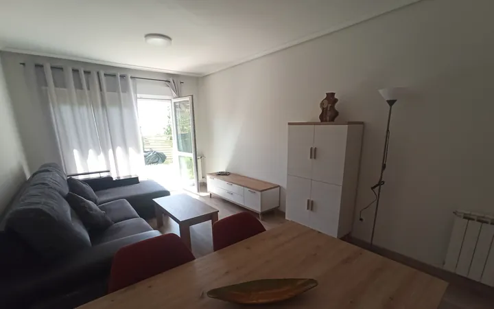 Apartamento con jardín y garaje - Foto 1