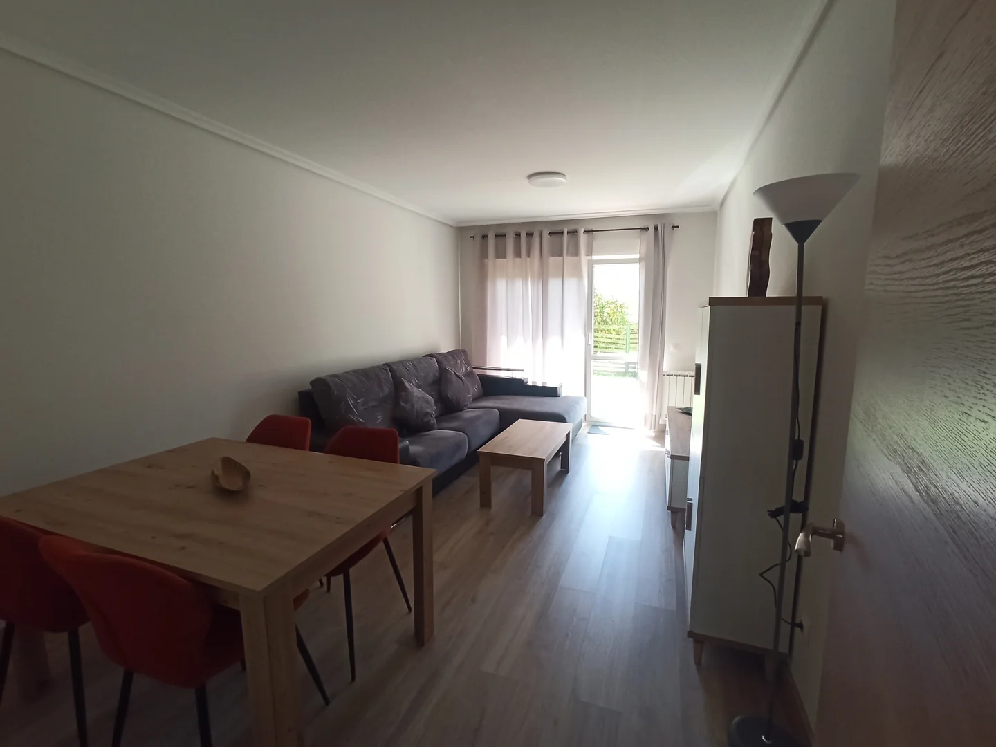 Apartamento con jardín y garaje - Foto 2