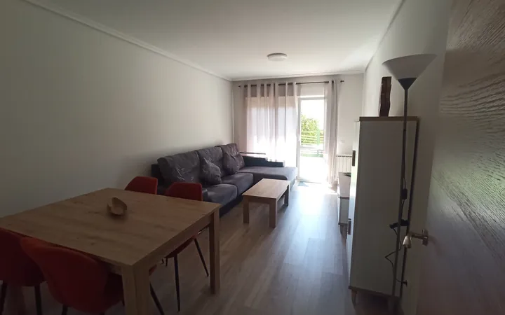 Apartamento con jardín y garaje - Foto 2