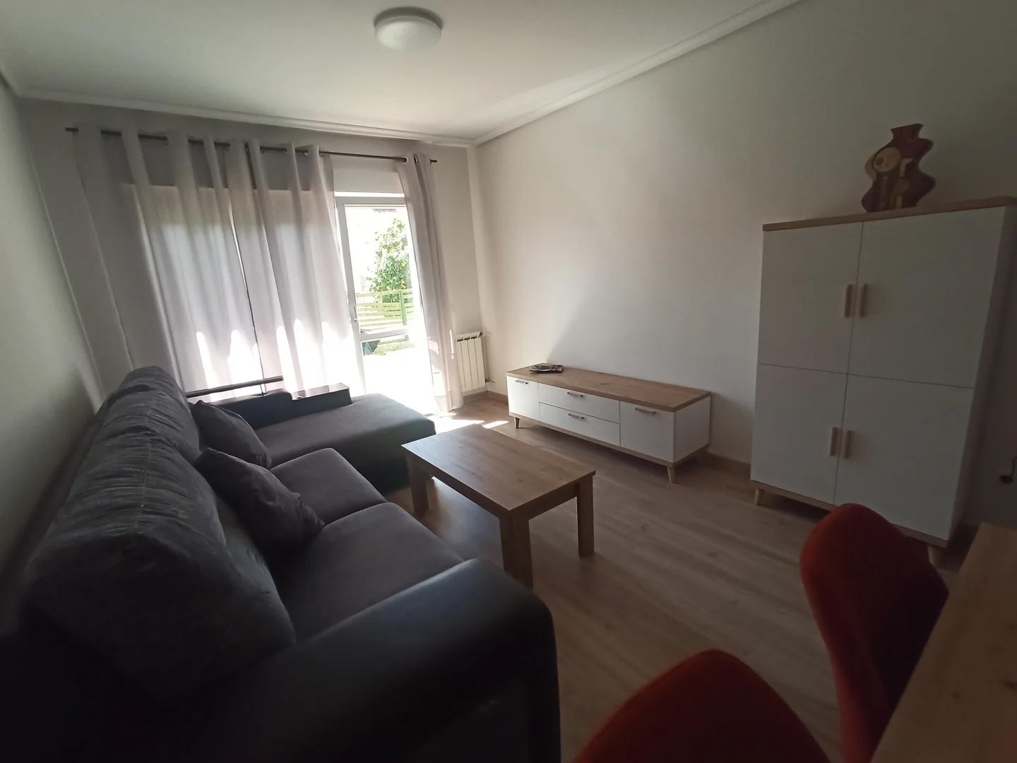 Apartamento con jardín y garaje - Foto 4