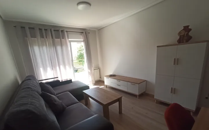 Apartamento con jardín y garaje - Foto 4