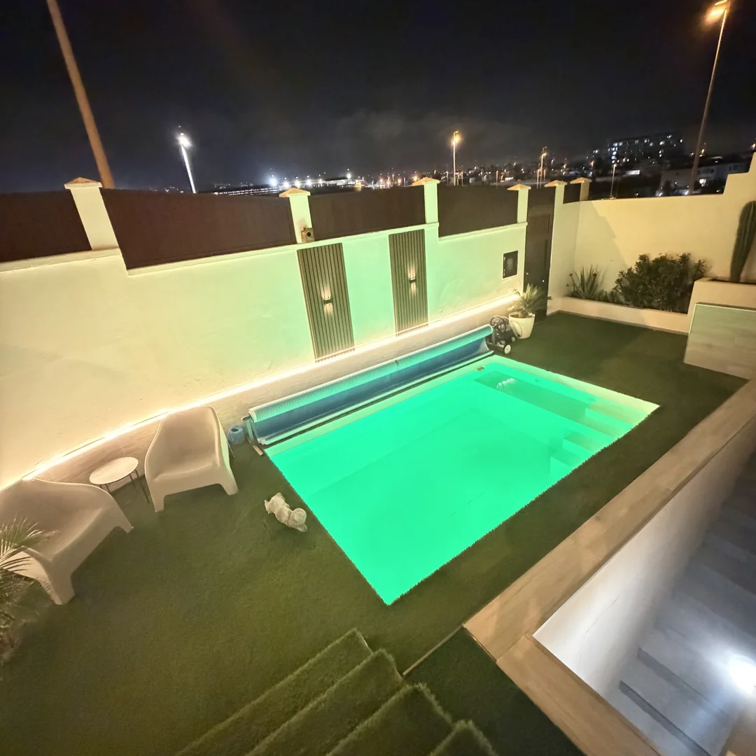 Dúplex adosado con piscina climatizada y garaje para 2 coches en La Garita, Telde - Foto 19