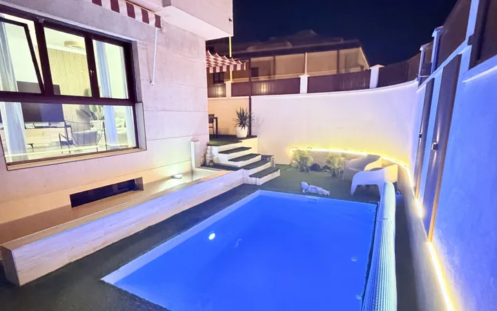 Dúplex adosado con piscina climatizada y garaje para 2 coches en La Garita, Telde - Foto 20