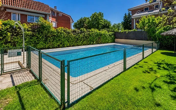 Chalet pareado en Calle de el Algabeño, Conde Orgaz-Piovera - Foto 1
