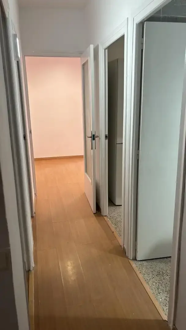 Piso en  Avinguda de Frederic Rahola 38 - Foto 2