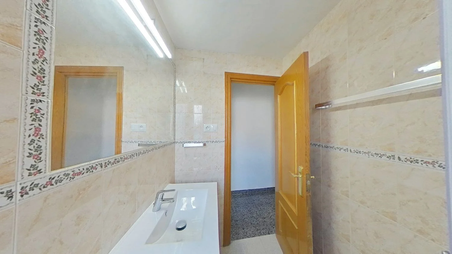 Piso en Barrio Casco Histórico de Barajas - Foto 25