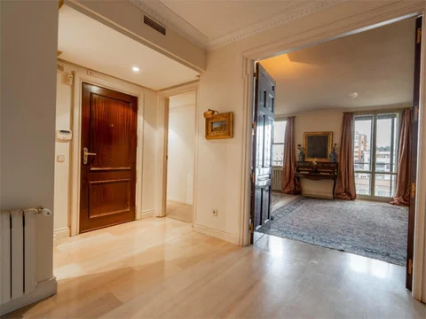 Piso en  Calle del General Arrando 28 - Foto 4