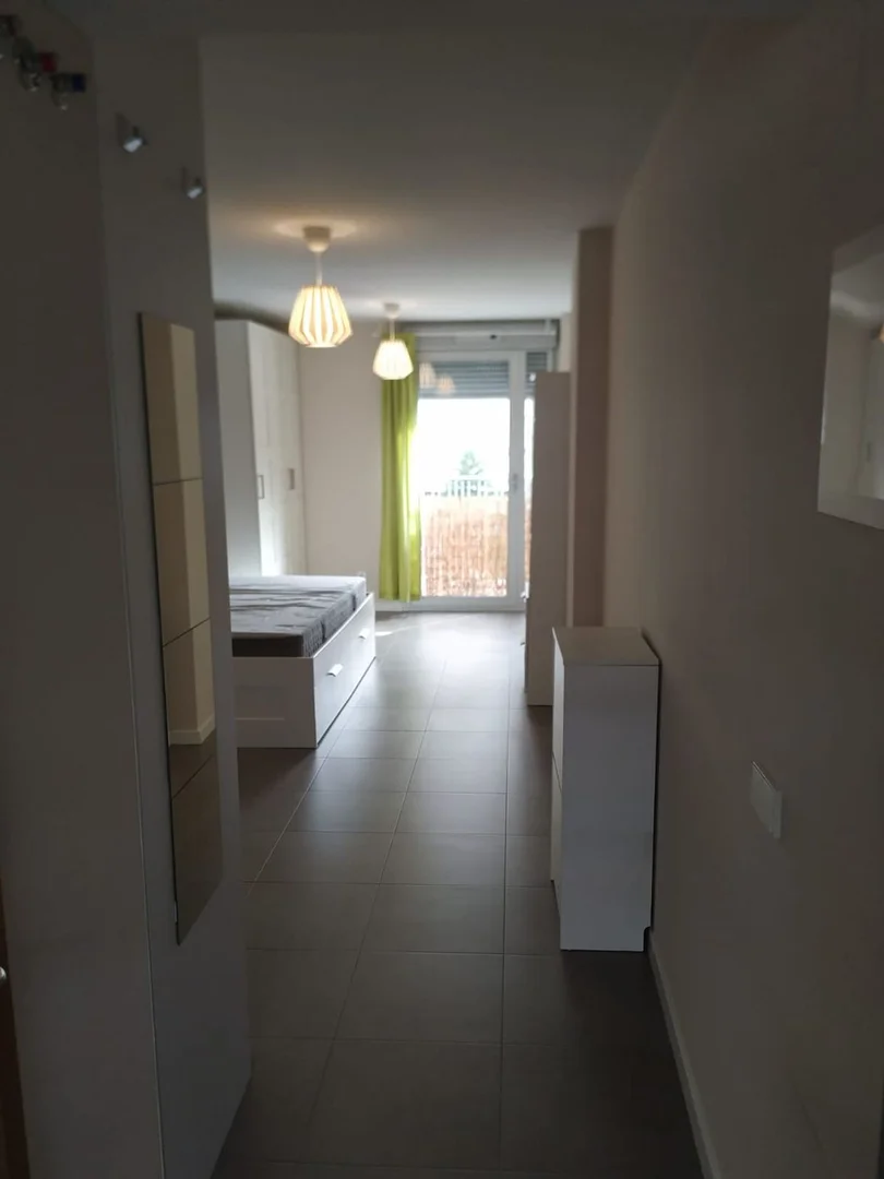 Estudio en calle de Puente la Reina, 39 - Foto 1