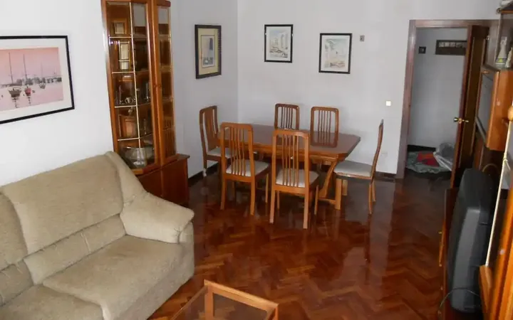 Piso en  Calle de Melchor Fernández Almagro 29 - Foto 9