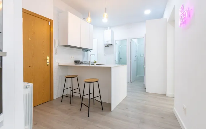 Piso en Calle de Jerónima Llorente - Foto 1