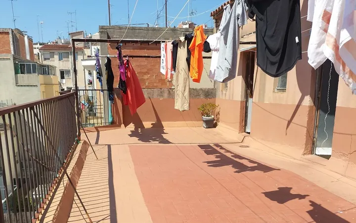 Piso en Calle del Centre, 18, El Guinardó - Foto 1