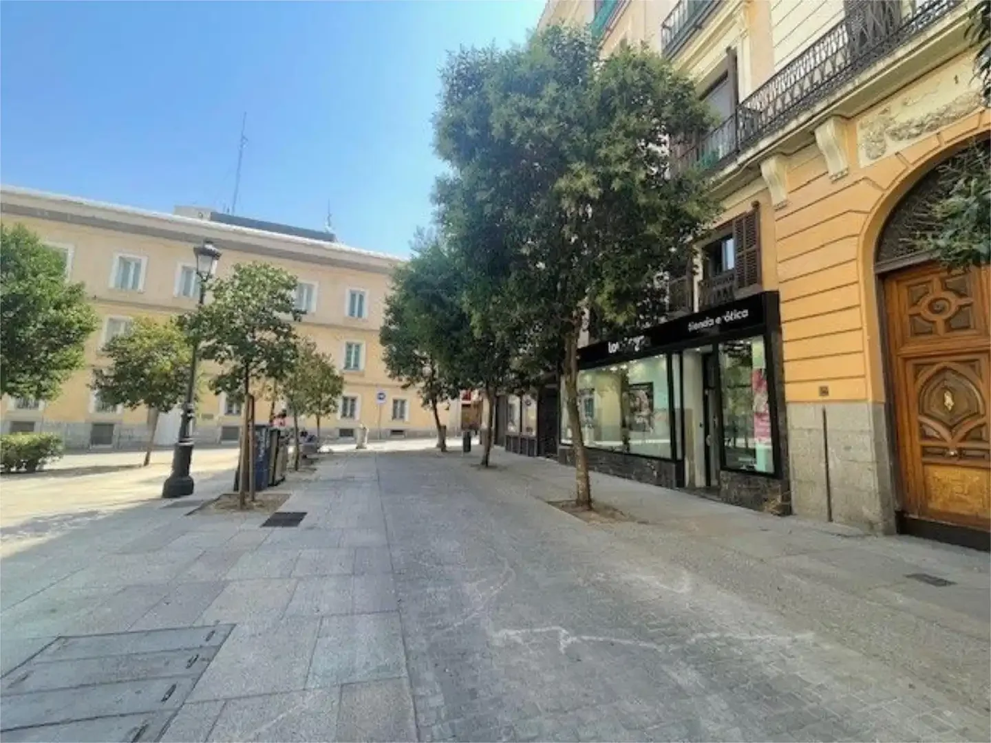 Local comercial en  Calle del Marqués Viudo de Pontejos 1 - Foto 3