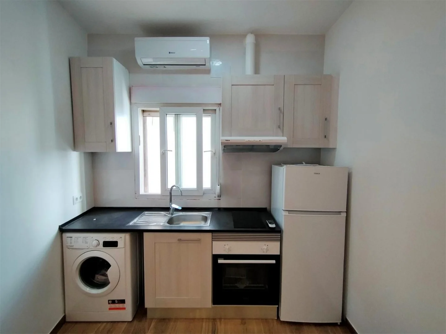 Estudio en  Calle de Campoamor 9 - Foto 4