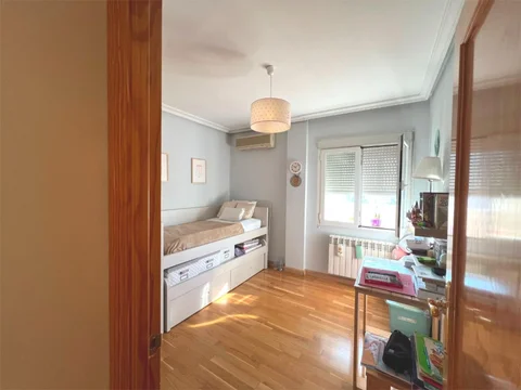 Piso en  Calle de Añastro 9 - Foto 27