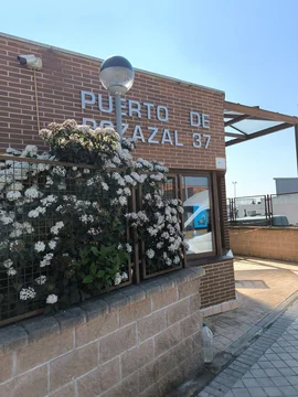 Piso en calle del Puerto de Pozazal, 37 - Foto 1