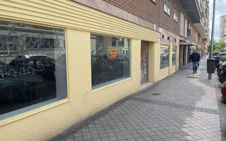 Local en Calle de Juan Montalvo, 13, Ciudad Universitaria - Foto 1